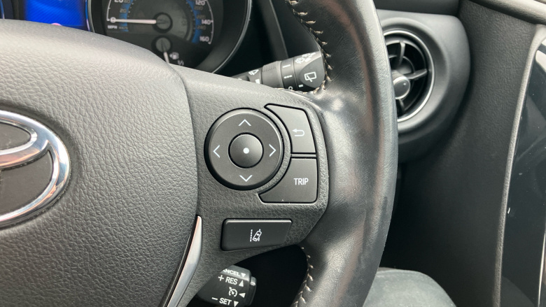 Toyota Auris 1.8 Hybrid Icon Tech TSS 5dr CVT Hybrid Estate